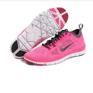 Nike Women's FREE 5.0 TR FIT 4 - Pink